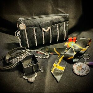 Rock Chic Black Wristlet Bundle 3 Zip Clutch Twilly Charm Jewelry